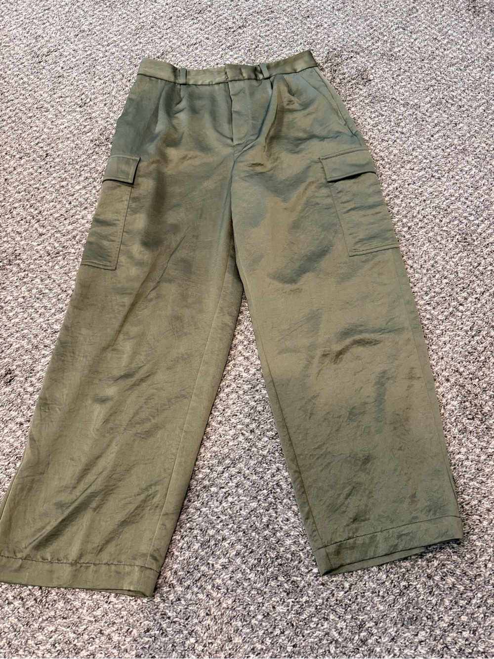 Madewell Women’s Satin Olive Green Cargo Joggers